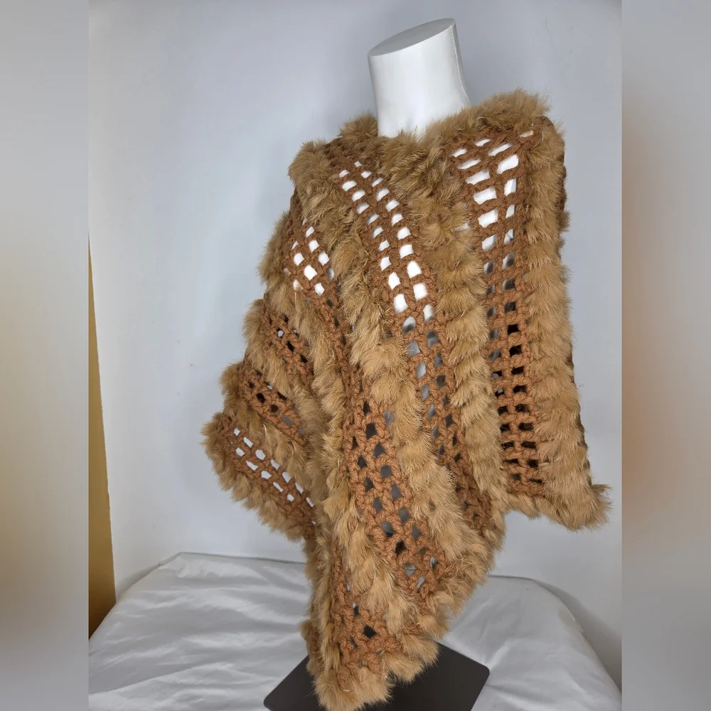 Neiman Marcus Brown Ponchi Wool and Cashmere with Rabbit Fur Trim - Picture 2 of 9